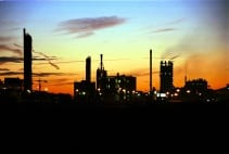 Fabrik am Abend
