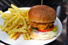 Amsterdam in den Niederlanden Burger auf Teller