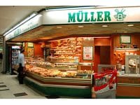 Verkaufstheke von Müller-Brot.