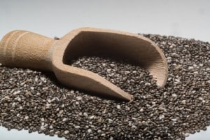 Superfoods wie Chiasamen werden oft zur Verfeinerung von Müslis genutzt. Foto: Heiko Stuckmann / pixelio