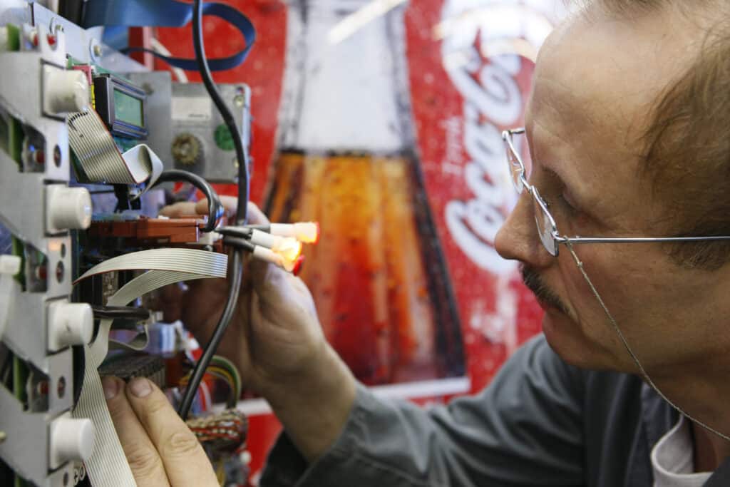 Servicetechniker bei Coca-Cola