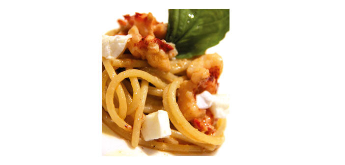 Spaghettoni di Gragnano mit Hummer und Büffelmozzarella